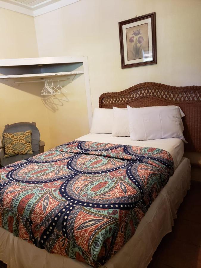 Midtown Guest House Шарлотта-Амалия Экстерьер фото